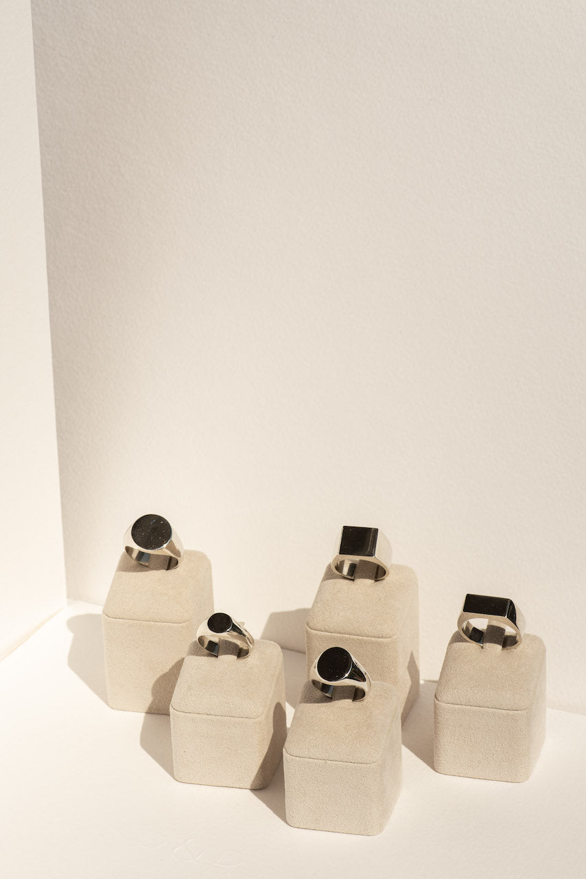 Milieu Circle Signet