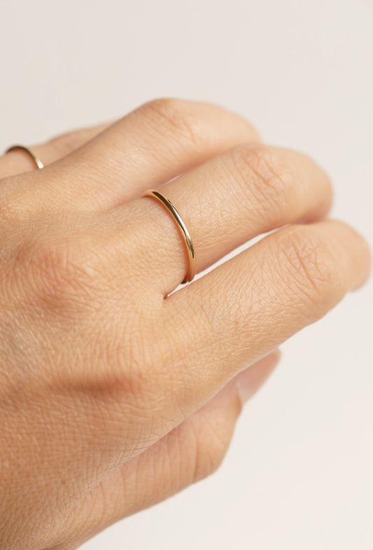 Fine Round Gold Band