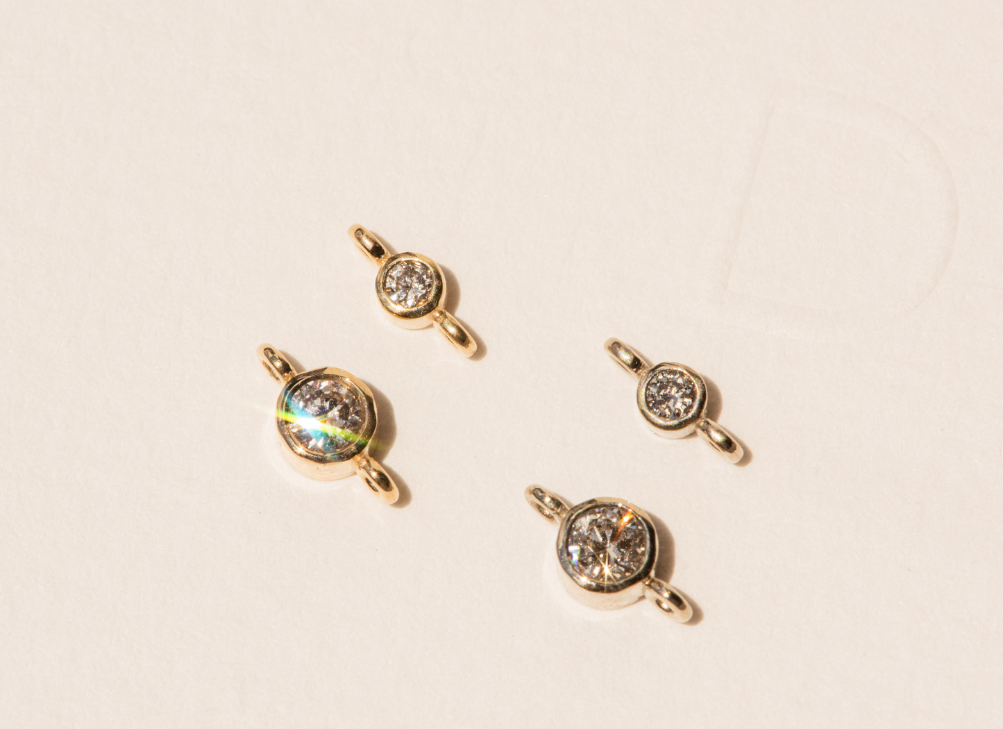 Le Point Round Diamond Charm