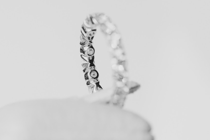 XO Milieu Diamond Ring