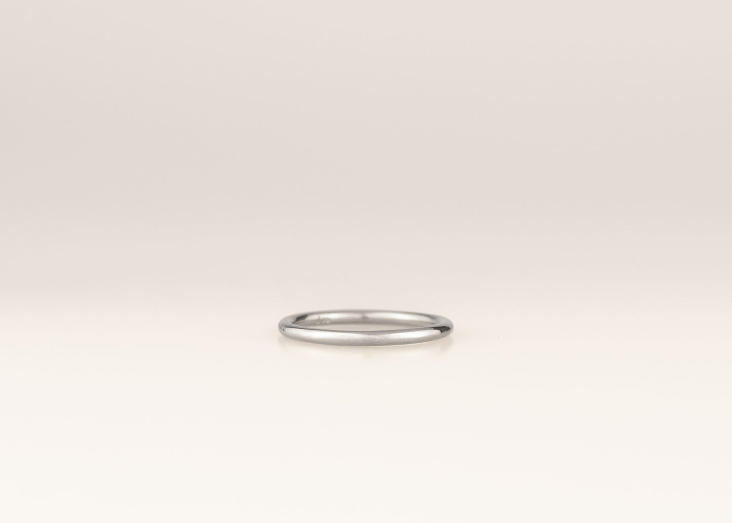 Petite Round Profile Band
