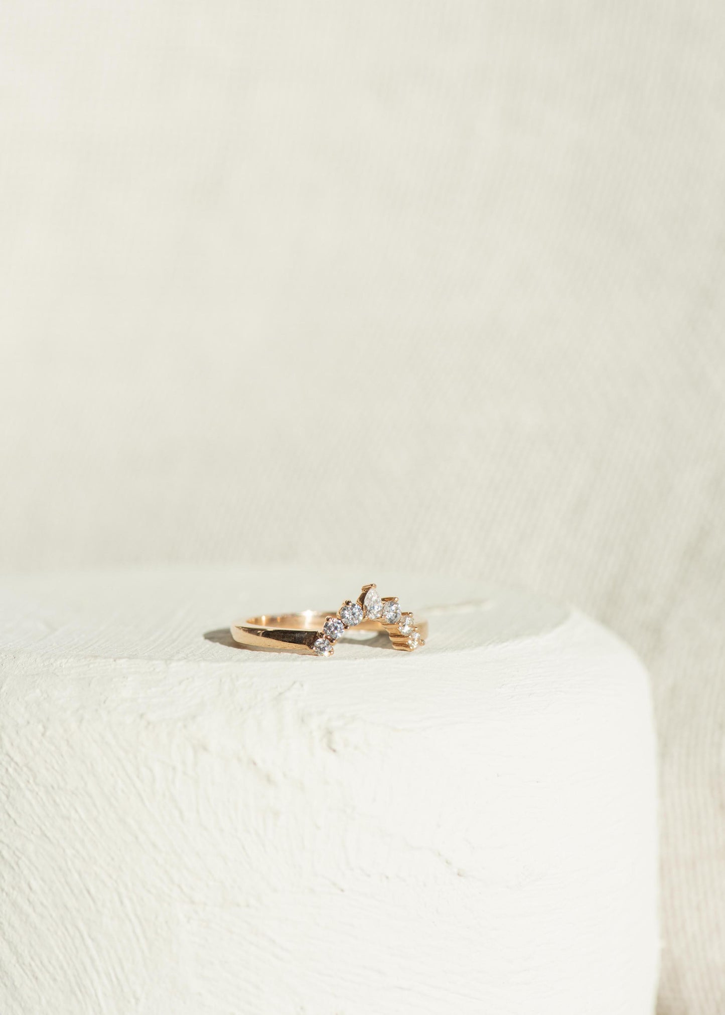 Curved Tiara Wedder