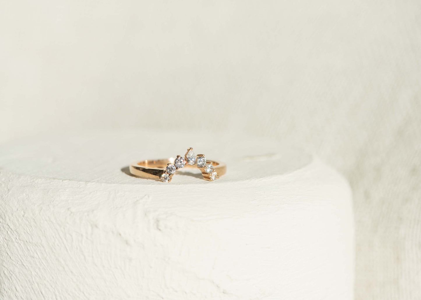 Curved Tiara Wedder