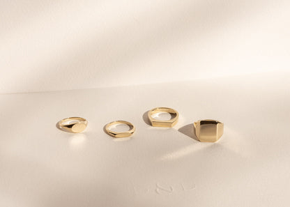 Petite East -West Oval Signet
