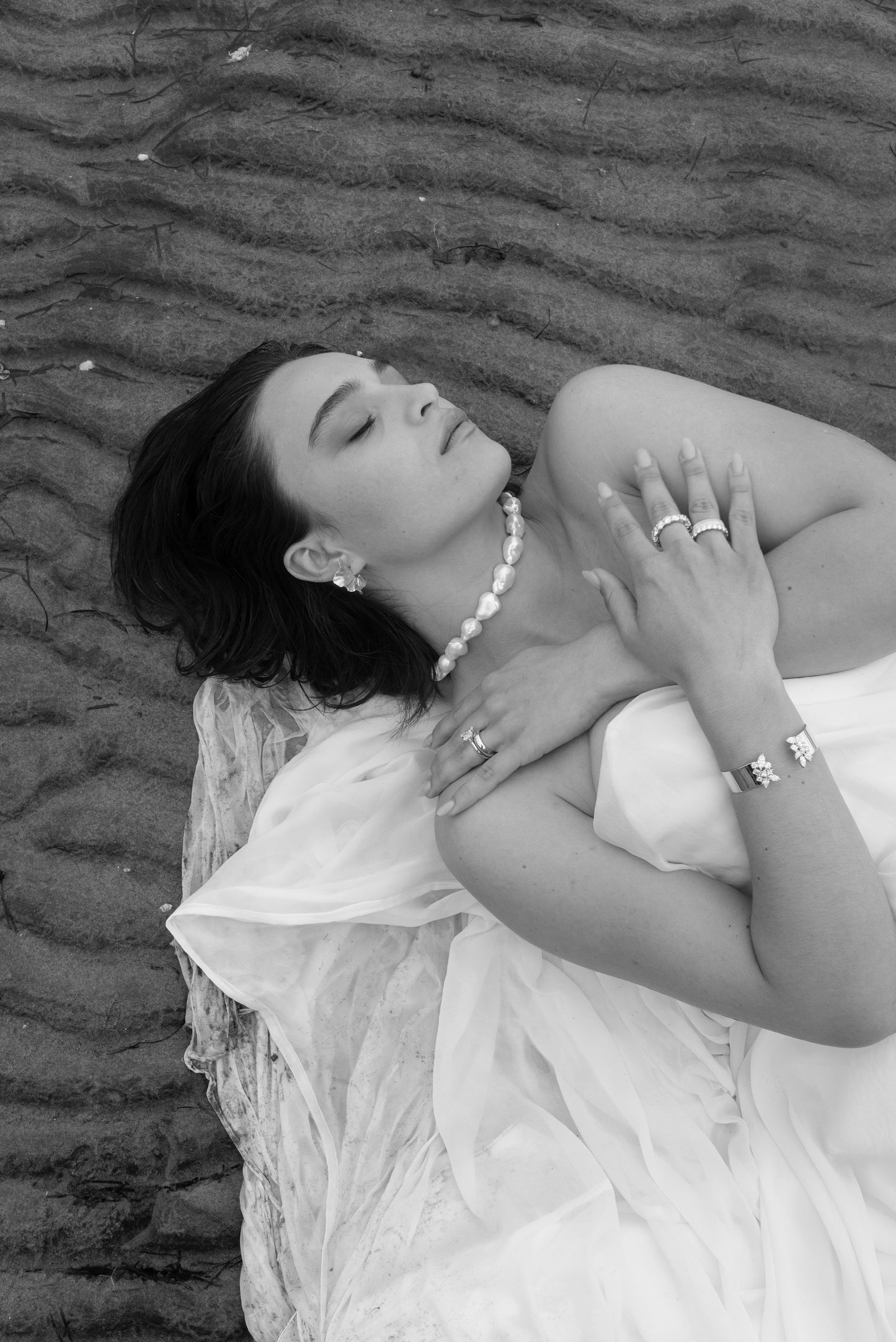 Lumière Milieu Cuff Earrings