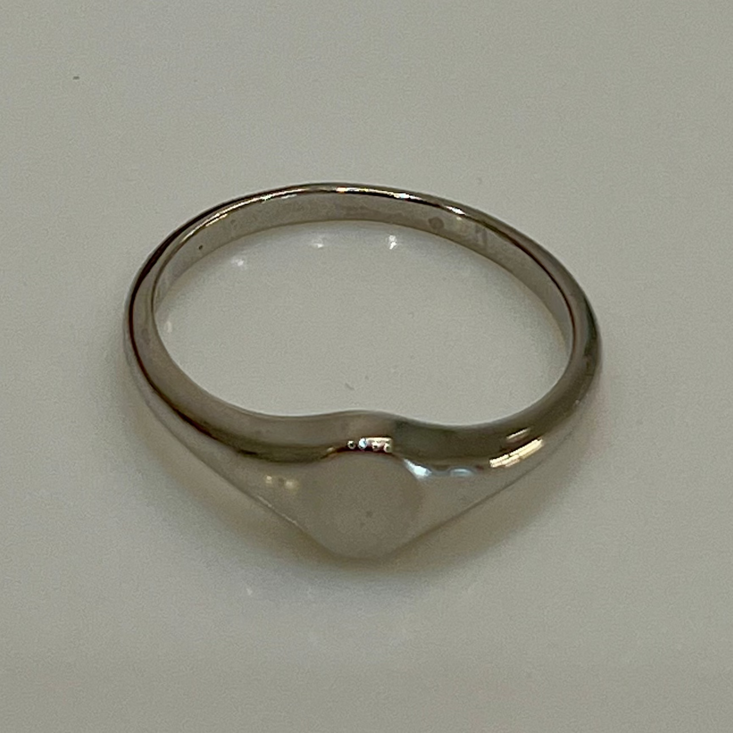 Petite Oval Signet