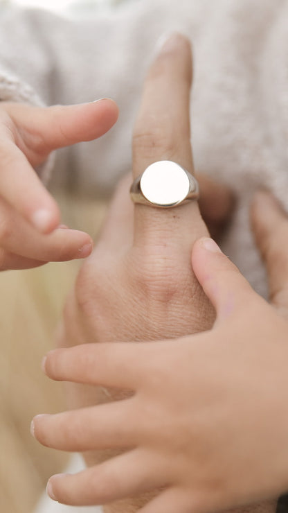 Grande Circle Signet