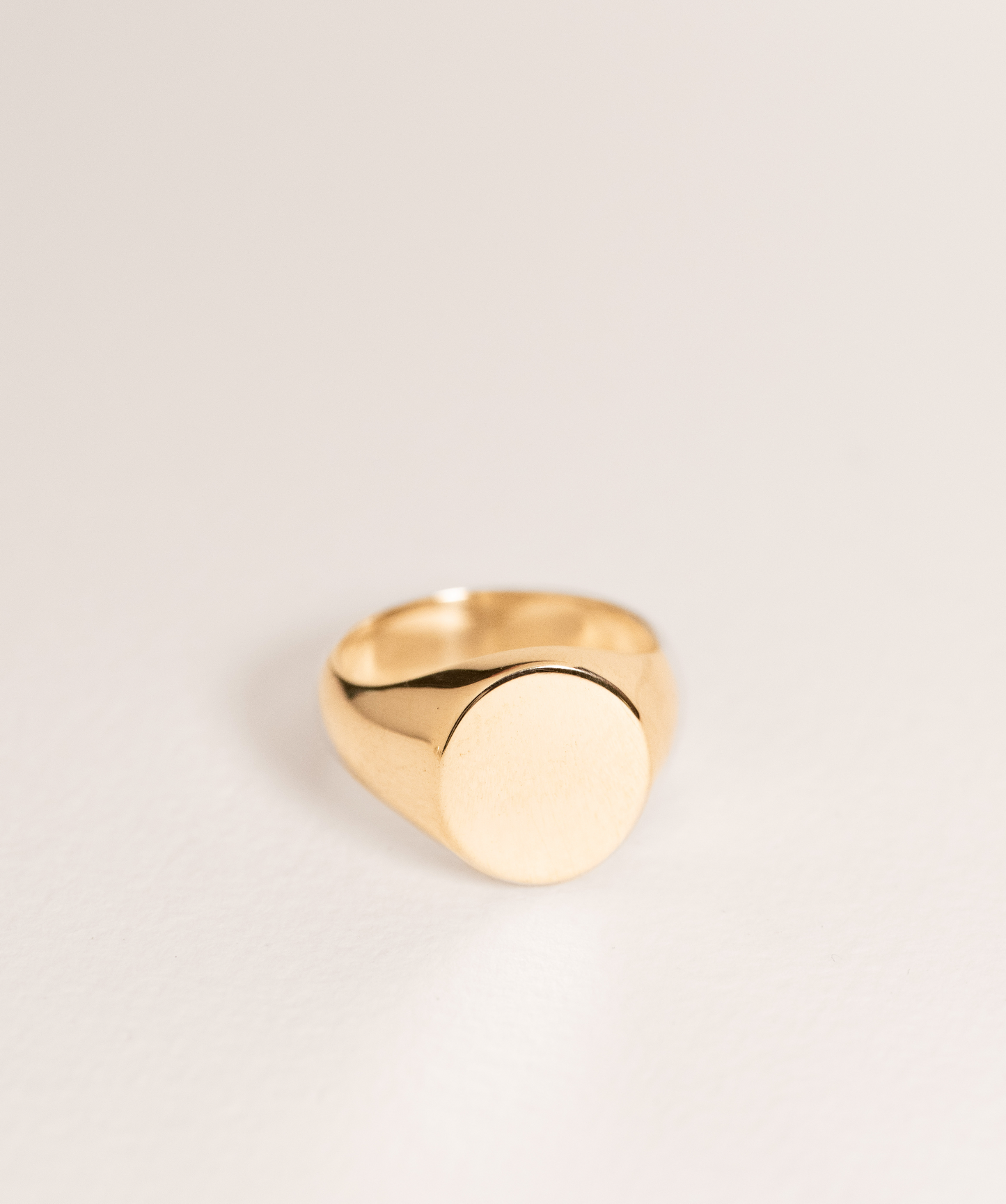 Grande Oval Signet