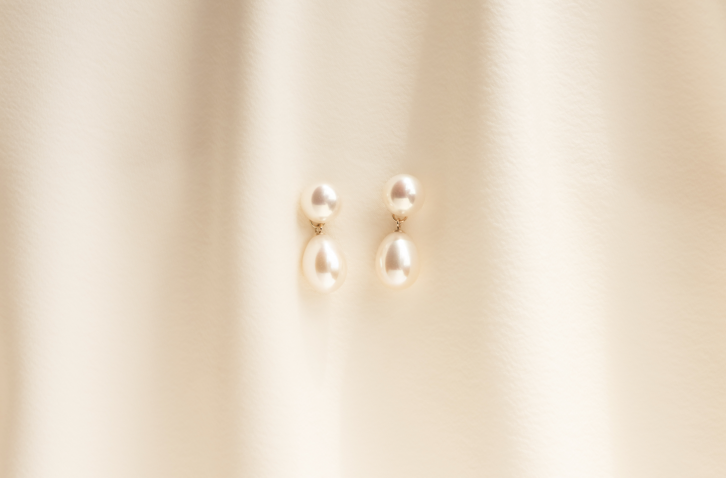 Bouton Larme Pearl Earrings