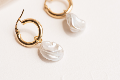 Ronde Hoop with Keshi Pearl Charm Earrings