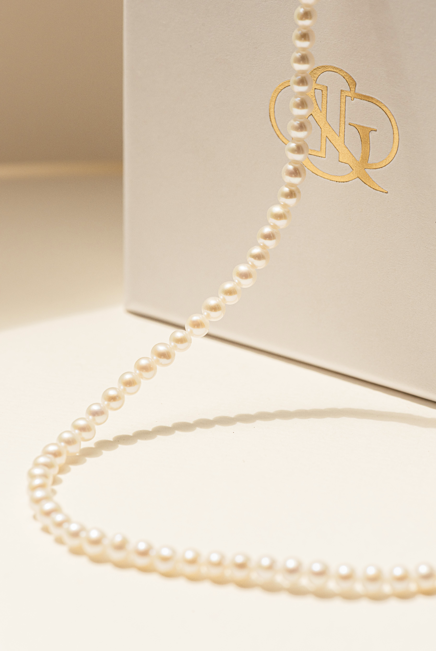 Round Pearl Strand