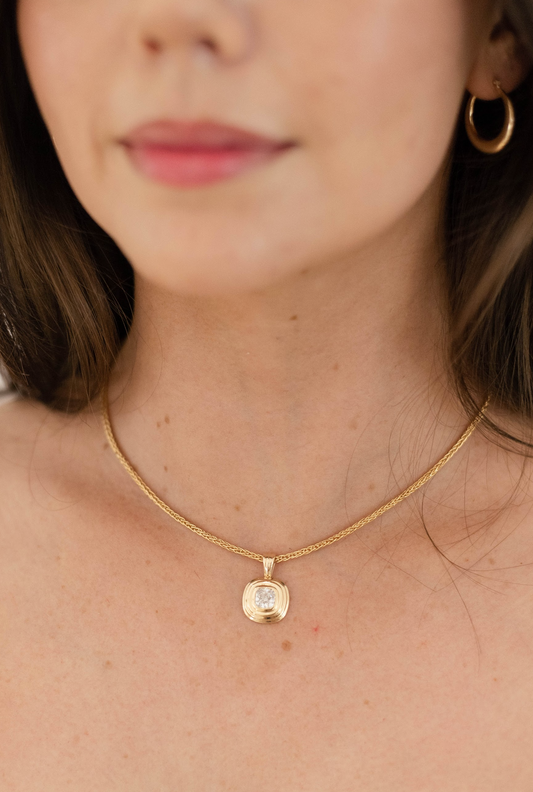 Niveaux Cushion Diamond Pendant