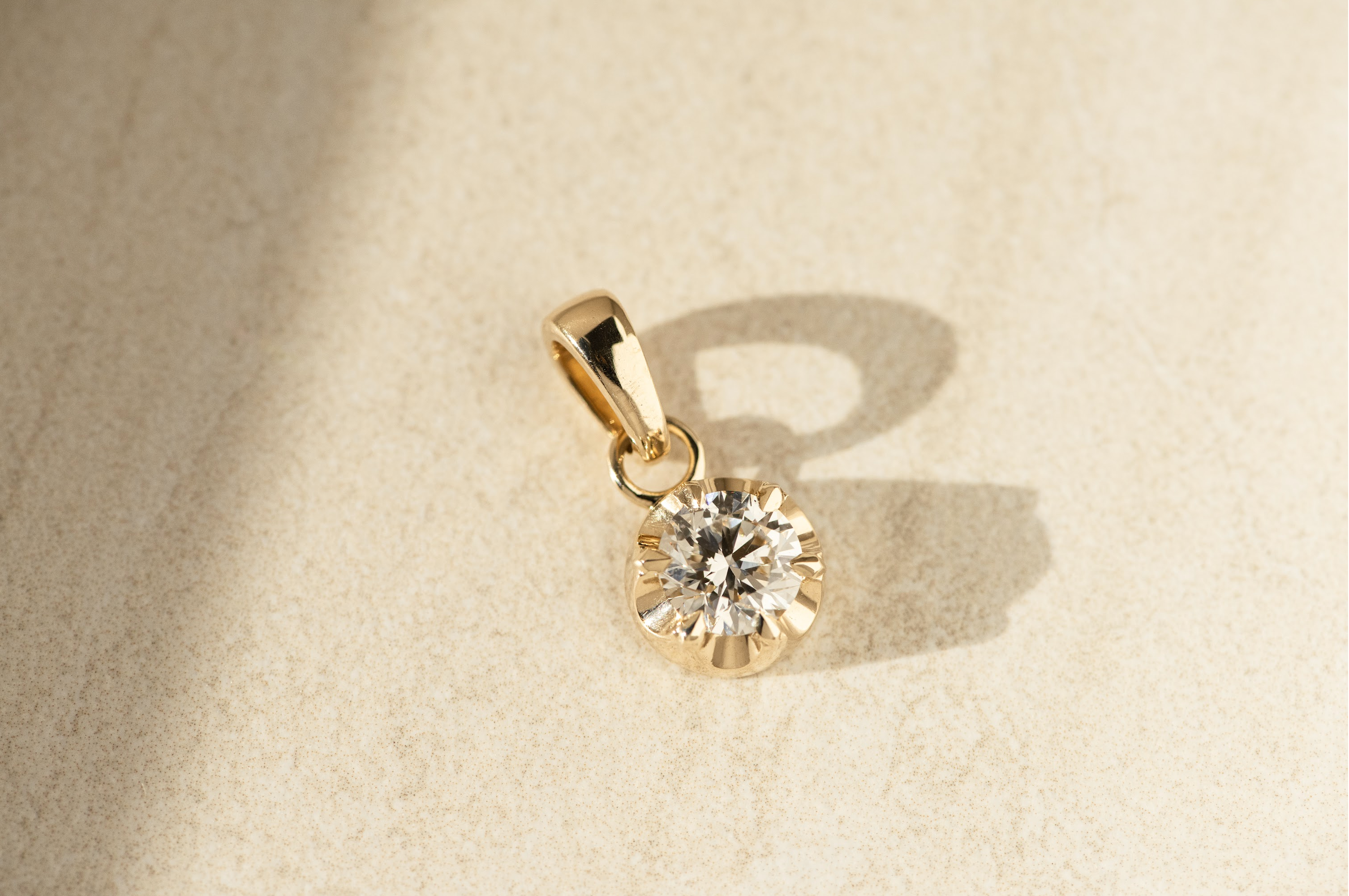 Côte d'Or Round Lab Diamond Pendant