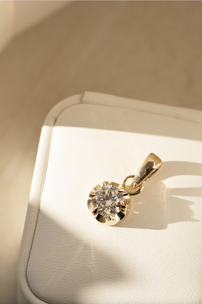 Côte d'Or Round Lab Diamond Pendant