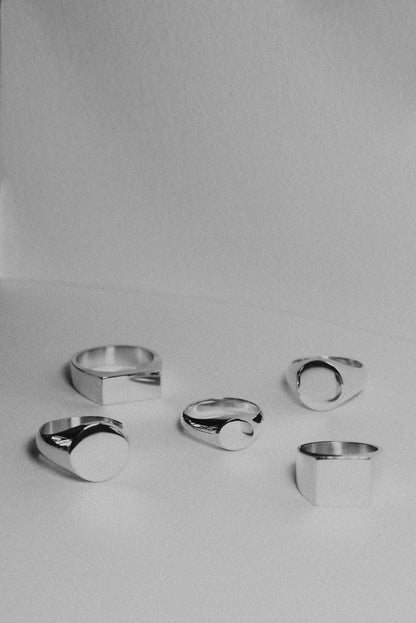 Milieu Circle Signet