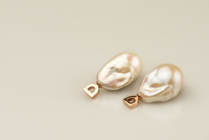 Pearl Charm - Grande By Dean & Dust