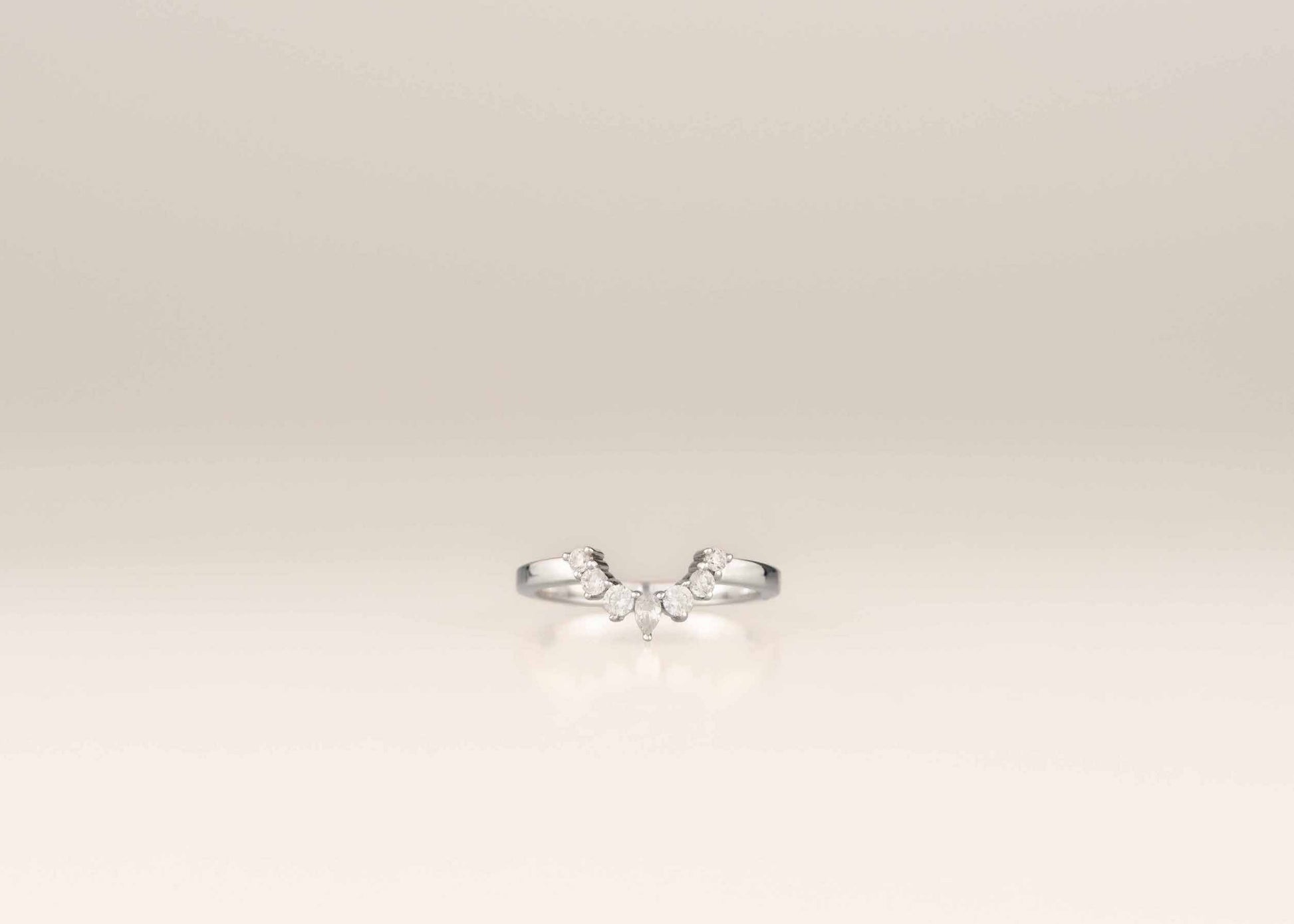 Curved Tiara Wedder