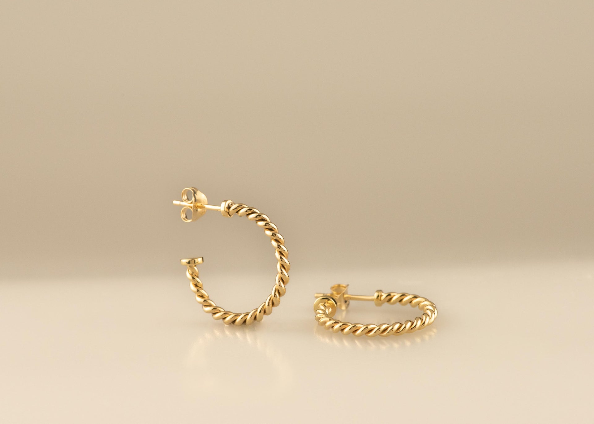 Corde Hoop Earrings