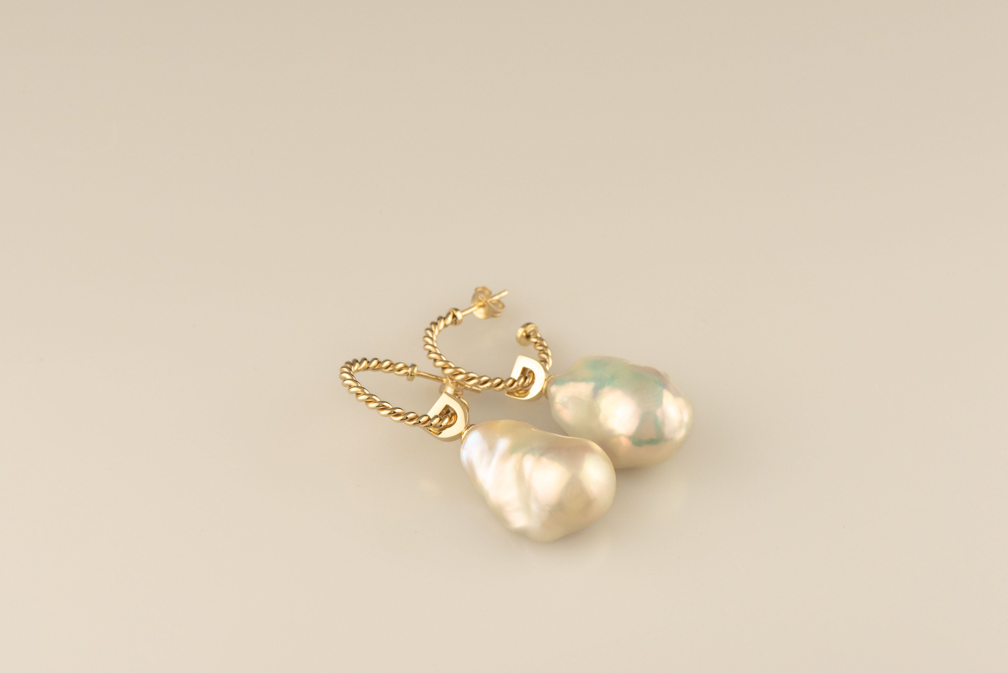 Pearl Charm - Grande By Dean & Dust